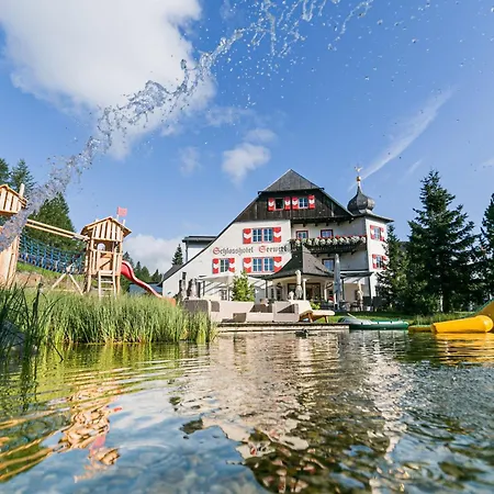 Schlosshotel Seewirt-2